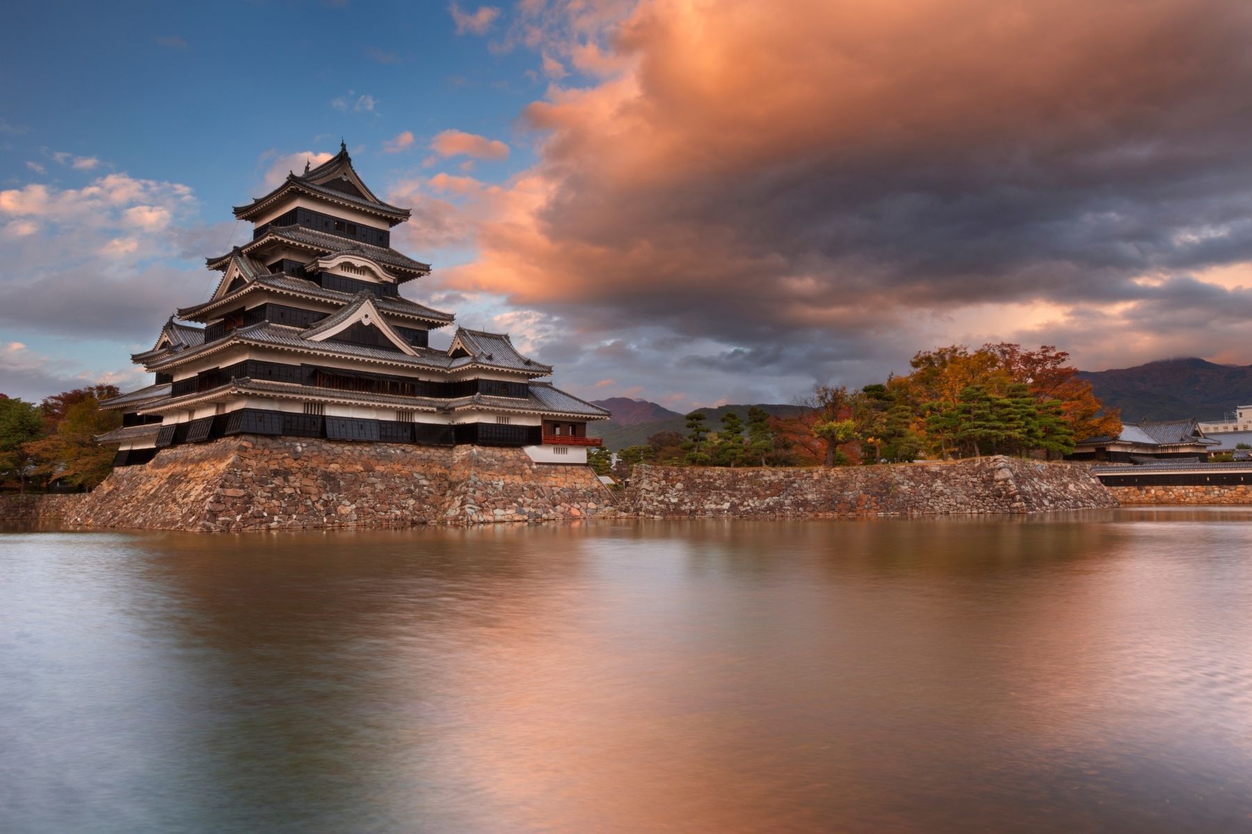 Matsumoto Castle - Moat